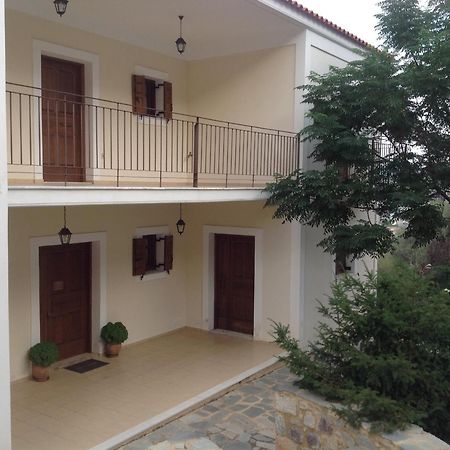 Xenonas Nikia Hotel Yerakion Exterior photo